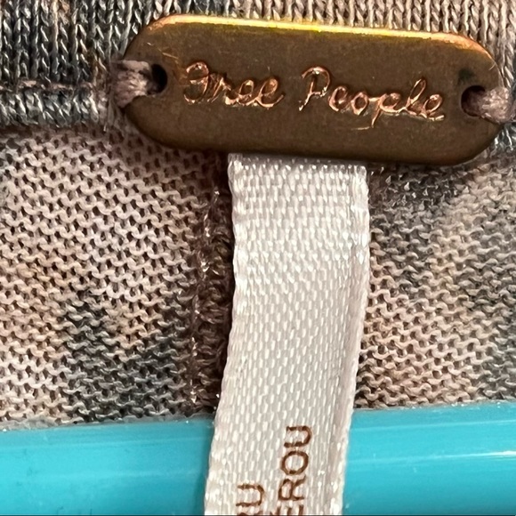 Free People Tourist Tee Leopard Cheetah Print
Short Sleeve T-Shirt - Picture 6 of 6